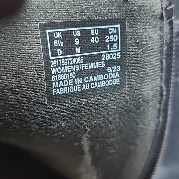 CLARKS BAYLA GLOW FASHION BLACK BOOTS NUBUCK LEATHER LADIES 8.5 NWOB■VELCRO STAP - Picture 2 of 16